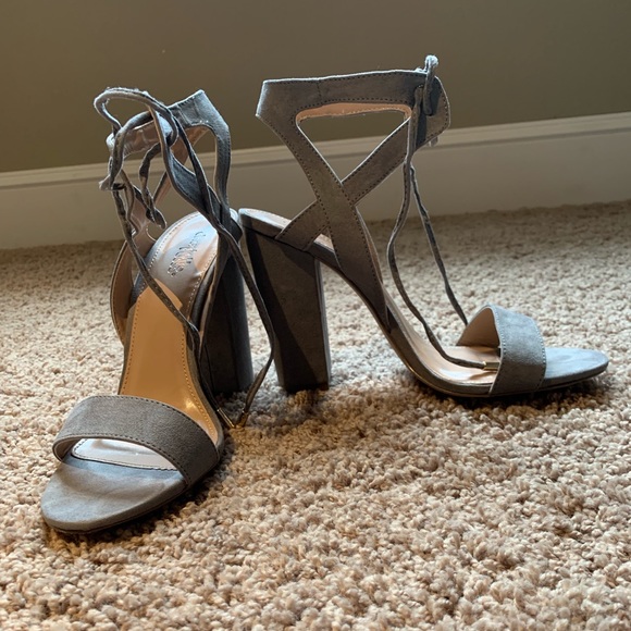 Heels - Picture 5 of 5